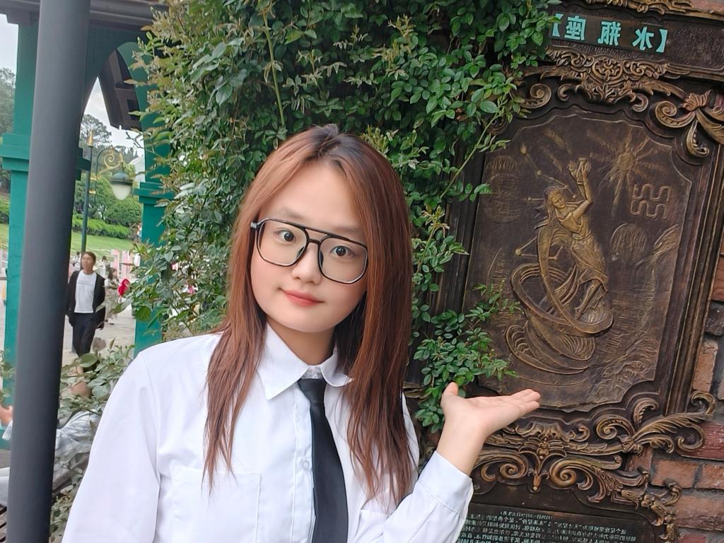 通信工程+段阳明月+生活照2.jpg